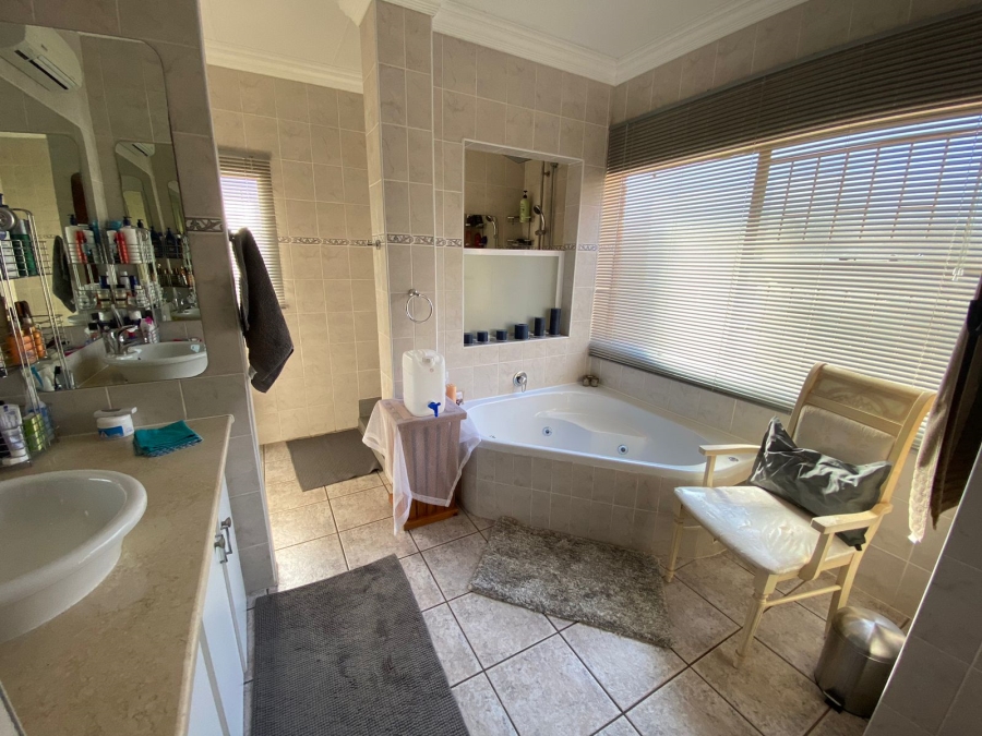 8 Bedroom Property for Sale in Grimbeeck Park North West